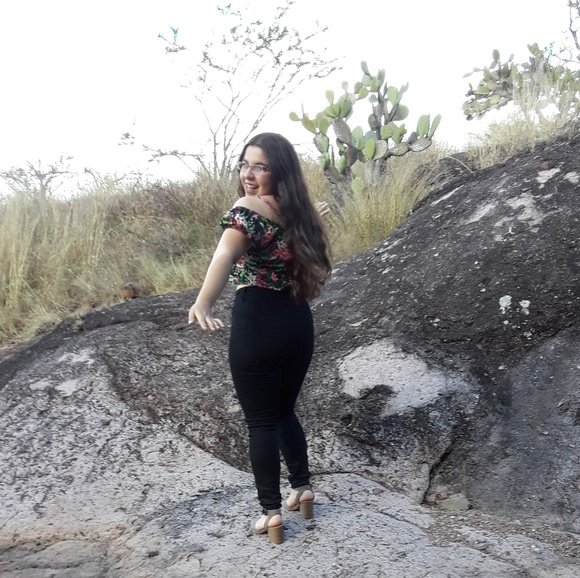 Meet your Posher, Marisol - Picture 1 of 1